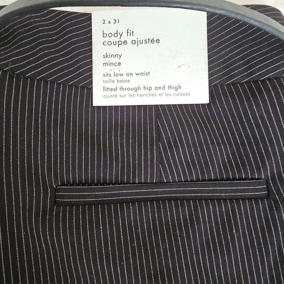 Calvin Klein Women's Pinstripe Skinny Pants NWT Size 2 x 31 Black White Low Rise - Picture 3 of 7